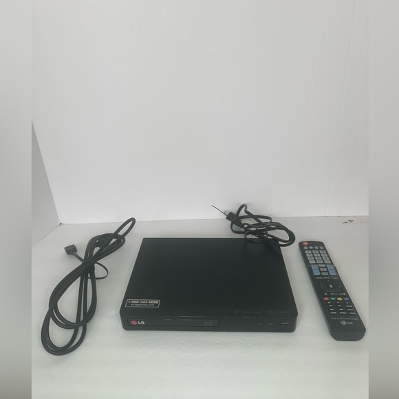 LG Blu-Ray DVD Disc Player BP340 with Remote Control and HDMI Cable. - Picture 1 of 13